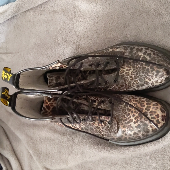 Dr. Martens leopard print lace up combat size 9 - Picture 3 of 8